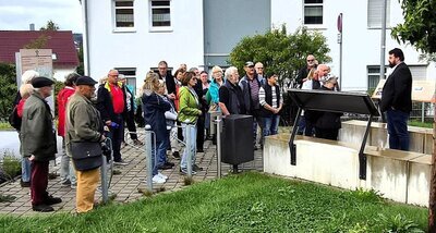 Bürgermeister Stefan Frank begrüßt die Teilnehmer