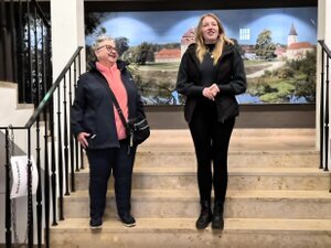 Cornelia Platz mit Regina Wolfohr